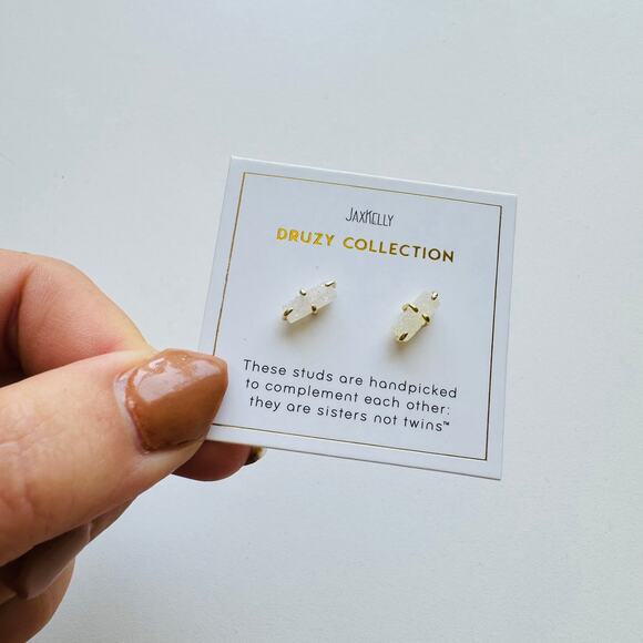 NEW ANTHROPOLOGIE JaxKelly 18kt Gold White Druzy Stone Gemstone Bar Earring - Picture 7 of 7